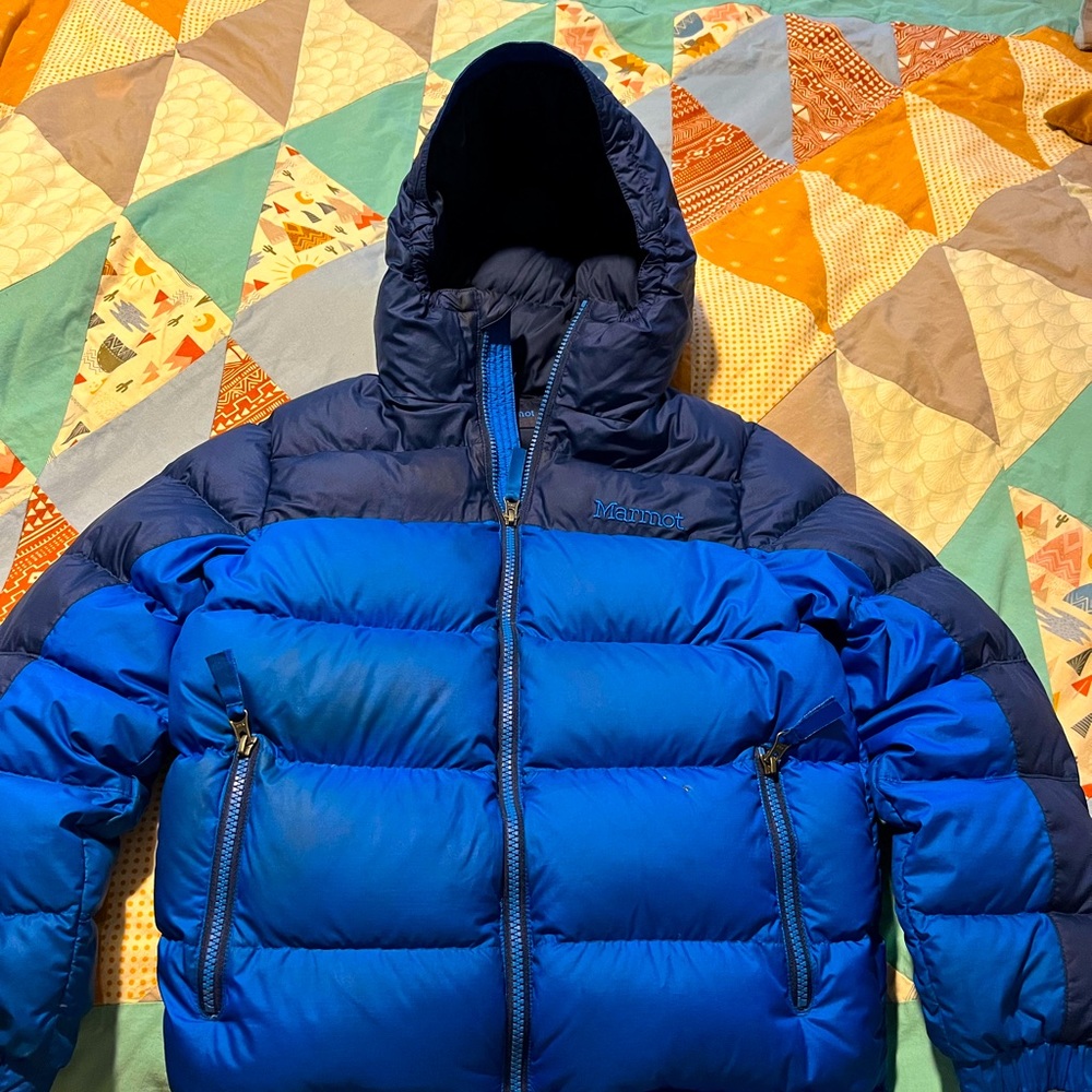 Kids blue Marmot 700 fill duck down.